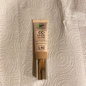 It cosmetics cc+ nude glow fair light